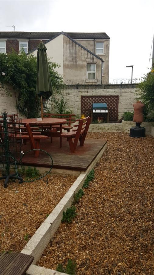 Anfield Road Euro Hostel Liverpool Eksteriør billede